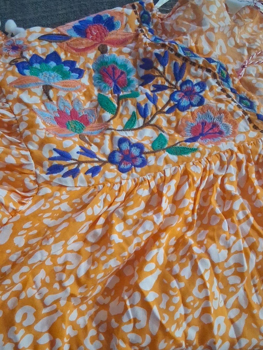 Umgee Orange Embroidered Floral Pom-Pom Sleeve Blouse Size Small - Picture 9 of 9
